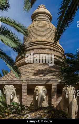 Stati Uniti d'America, Nevada, Las Vegas, Mandalay Bay "tempio" & elefanti Foto Stock