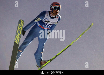 Il concorso di Klingenthal, in Germania. 24 Novembre, 2013. Sci austriaca il ponticello Andreas Kofler salta dalla collina di grandi dimensioni durante la Coppa del Mondo FIS al Vogtland-Arena di Klingenthal, in Germania, 24 novembre 2013. Foto: Jan Woitas/dpa/Alamy Live News Foto Stock