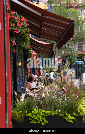 La terrazza del Cochon Dingue ristorante sul Boulevard Champlain nella vecchia città di Québec in Canada Foto Stock