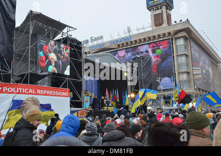 Continua la protesta di massa nella capitale ucraina Foto Stock