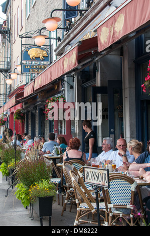 La terrazza del Cochon Dingue sul Boulevard Champlain nella vecchia città di Québec in Canada Foto Stock