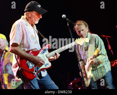 David Marchi e Al Jardine Beach Boys effettuando in corrispondenza di un centro di intrattenimento Adelaide Australia - 02.09.12 Foto Stock