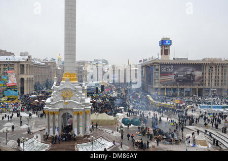 Continua la protesta di massa nella capitale ucraina Foto Stock