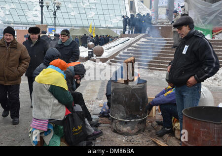 Continua la protesta di massa nella capitale ucraina Foto Stock