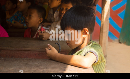 I bambini della scuola elementare Istruzione Phnom Penh Cambogia del Sud-est asiatico Foto Stock