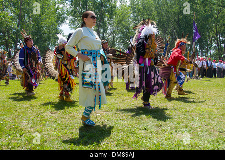 La nazione Mohawk di Kahnawake comunità native sulla riva sud del San Lorenzo in Québec Canada celebra Pow Wow Foto Stock