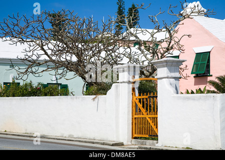 Bermuda architettura con giardino murato. Foto Stock
