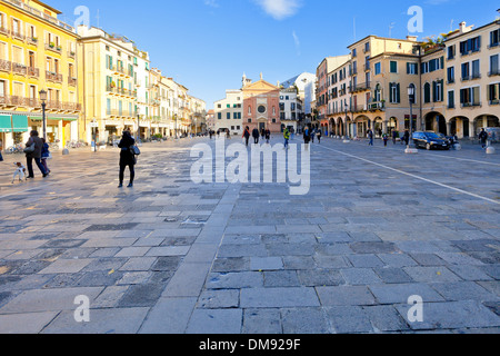 Piazza dei Signori e la chiesa di San Clemente a Bologna Foto Stock