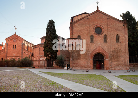 Vista frontale del complesso religioso di Santo Stefano Abbazia di Bologna, Italia Foto Stock