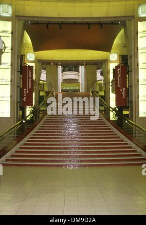 Nov. 18, 2002 - Hollywood, CALIFORNIA, STATI UNITI D'AMERICA - KODAK Theatre ..K27062SIGNOR KODAK Theatre TOUR.KODAK Theatre, Hollywood, CA.7 NOVEMBRE 2002. Milano RYBA/ 2002(Credit Immagine: © Globo foto/ZUMAPRESS.com) Foto Stock