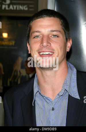 Il 4 dicembre, 2002 - Century City, CALIFORNIA, STATI UNITI D'AMERICA - SIMON REX ..K27605onorevole LA PREMIERE di Roman Polanski è 'Il pianista?.LOEWS CINEPLEX CENTURY PLAZA TEATRI, secolo Century City, CA.Dicembre 4, 2002. Milano RYBA/ 2002(Credit Immagine: © Globo foto/ZUMAPRESS.com) Foto Stock