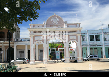 Arco de Triunfo, Parque José Martí, Cienfuegos Cienfuegos, provincia, Cuba, il Mare dei Caraibi e America centrale Foto Stock