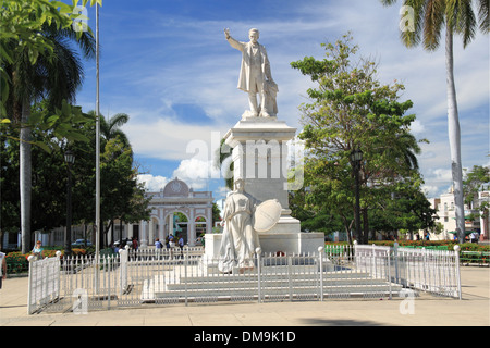 Memorial José Martí e Arco de Triunfo, Parque José Martí, Cienfuegos province, Cuba, il Mare dei Caraibi e America centrale Foto Stock