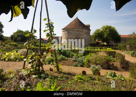 Il giardino medievale a Bazoges en Pareds, della Vandea, Francia Foto Stock