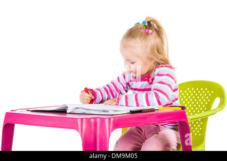 Bionda ragazza toddler pittura bianca su sfondo isolato Foto Stock