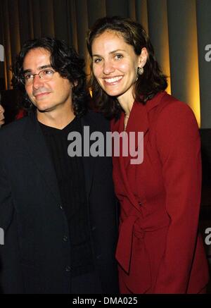 Apr. 29, 2002 - Hollywood, CALIFORNIA, STATI UNITI D'AMERICA - Amy Brenneman E BRAD SILBERLING..TV si prende cura di nastro di speranza cerimonia.TV ACADEMY, North Hollywood ca.27 aprile 2002. NINA PROMMER/ 2002 K24824NP(Immagine di credito: © Globo foto/ZUMAPRESS.com) Foto Stock