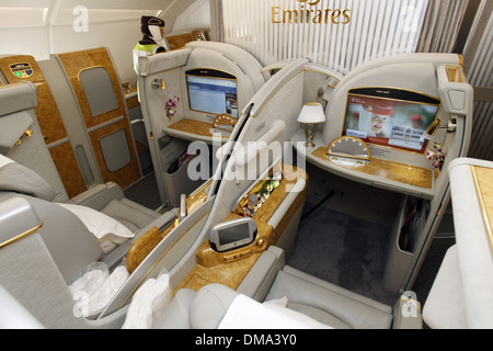 First-class cabine in un Airbus A380 di proprietà di Emirates Airlines. 2012 Foto Stock