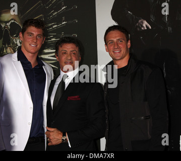 Conor Dwyer Sylvester Stallone e Ryan Lochte a Los Angeles prima di parti soggette a usura 2 in corrispondenza di Grauman's Chinese Theatre Hollywood Foto Stock