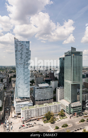 La città di Varsavia, Varsavia, Polonia. Architetto: vari, 2013. Vista città con Libeskind iconici Zlota 44 torre. Foto Stock