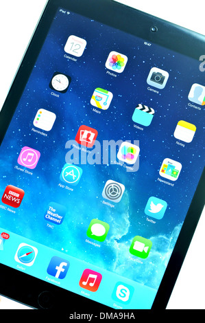 London, Regno Unito - 1 Novembre 2013: Apple Inc. rilascia il nuovo iPad aria, la quinta generazione di iPad computer tablet. Foto Stock