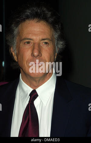 Febbraio 17, 2002 - Beverly Hills, IN CALIFORNIA, STATI UNITI D'AMERICA - Dustin Hoffman..3RD HOLLYWOOD ANNUALE TRUCCATORI E hair stylist GUILD AWARDS.BEVERLY HILLS HILTON HOTEL, CA.febbraio 17, 2002. NINA PROMMER/ 2002 .K24095NP.(Immagine di credito: © Globo foto/ZUMAPRESS.com) Foto Stock