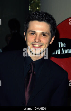 Febbraio 17, 2002 - Beverly Hills, IN CALIFORNIA, STATI UNITI D'AMERICA - FREDDY RODRIGUEZ..3RD HOLLYWOOD ANNUALE TRUCCATORI E hair stylist GUILD AWARDS.BEVERLY HILLS HILTON HOTEL, CA.febbraio 17, 2002. NINA PROMMER/ 2002 .K24095NP.(Immagine di credito: © Globo foto/ZUMAPRESS.com) Foto Stock