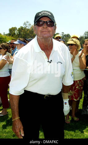 1 luglio 2002 - Ojai, CALIFORNIA, STATI UNITI D'AMERICA - James Garner..CELEBRITY foro-in-un torneo di golf.PRESENTATO DA LEXUS & beneficiando Motion Picture e fondo di televisione.A OJAI VALLEY INN AND SPA, OJAI, ca.30 GIUGNO 2002. NINA PROMMER/ 2002 K25455NP(Immagine di credito: © Globo foto/ZUMAPRESS.com) Foto Stock