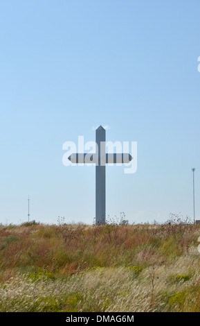 Lo sposo Cross - La (seconda?) più grande croce nell'emisfero occidentale, una nuova rotta 66 gigante che si erge 190 piedi di altezza Foto Stock