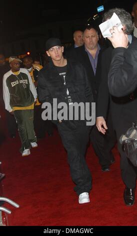 Nov. 6, 2002 - Los Angeles, California, Stati Uniti d'America - EMINEM..8 Miglio - WORLD PREMIERE.MANN VILLAGE THEATRE, Hollywood, CA.Il 6 novembre 2002. NINA PROMMER/ 2002 K27032NP(Immagine di credito: © Globo foto/ZUMAPRESS.com) Foto Stock