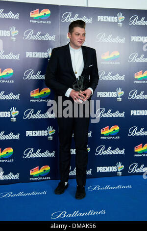 Madrid, Spagna. 12 Dic, 2013. John Newman pone durante il photocall nel '40 Principales Awards 2013" a Madrid, Spagna, giovedì 12 dicembre 2013.Foto: Oscar Gonzalez/NurPhoto Credito: Oscar Gonzalez/NurPhoto/ZUMAPRESS.com/Alamy Live News Foto Stock