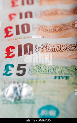 Primo piano di cinque sterline inglesi banconote da 5 sterline banconote da 10 sterline banconote in contanti Inghilterra Regno Unito Regno Unito Regno Unito Gran Bretagna Gran Bretagna Foto Stock