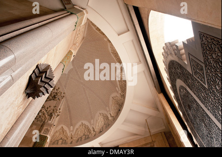 Interno della moschea di Hassan II, Casablanca, Marocco, Africa Foto Stock