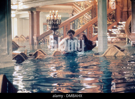 TITANIC 1997 Twentieth Century Fox Film con Kate Winslet e Leonardo Di Caprio Foto Stock