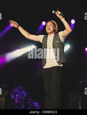 Olly Murs esegue live all Ippodromo di Kempton come parte di Kempton Live 2012 Surrey in Inghilterra - 17.08.12 Foto Stock