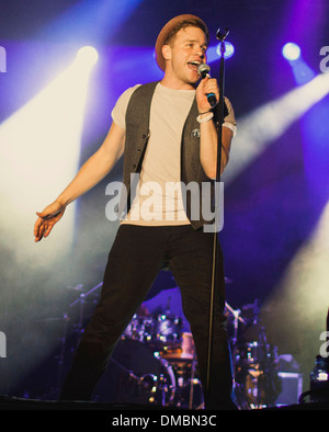 Olly Murs esegue live all Ippodromo di Kempton come parte di Kempton Live 2012 Surrey in Inghilterra - 17.08.12 Foto Stock