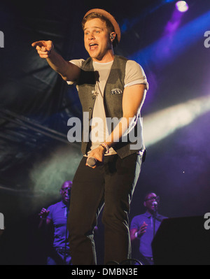 Olly Murs esegue live all Ippodromo di Kempton come parte di Kempton Live 2012 Surrey in Inghilterra - 17.08.12 Foto Stock