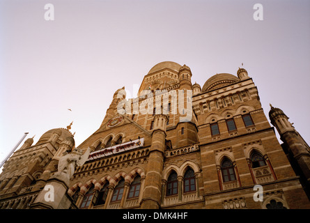 Municipal Corporation edificio edificio BMC in Mumbai Bombay nel Maharashtra in India in Asia del Sud. Edificio di architettura in stile vittoriano Travel Foto Stock