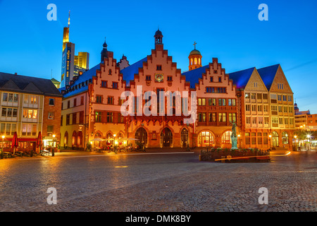 Il centro storico di Francoforte di notte Foto Stock