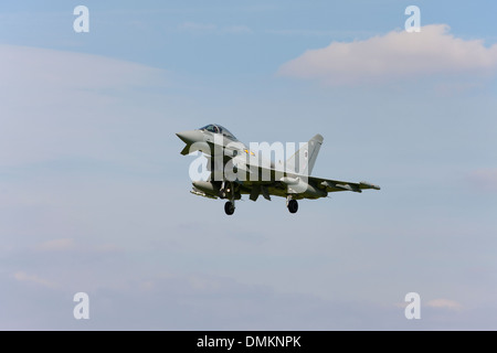 Eurofighter Typhoon FGR4 ZK305 DE in atterraggio a RAF Conningsby Foto Stock