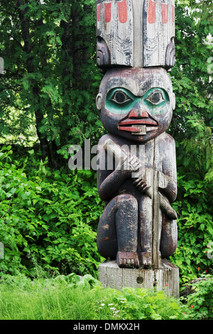 Raven totem, scuote il capo, Wrangell, Alaska Foto Stock