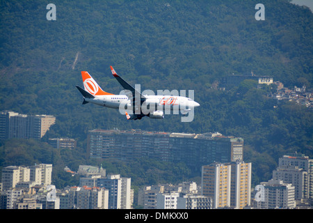 Gol Transportes Aereos è un brasiliano a basso costo delle compagnie aeree a Rio de Janeiro in Brasile. Foto Stock