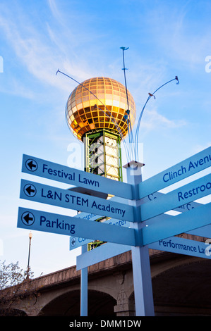 Knoxville Tennessee con il 1982 Fiera Mondiale Sunsphere in background. Foto Stock