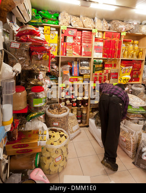 Coreano tradizionale medicina di erbe store - Busan, Corea del Sud Foto Stock