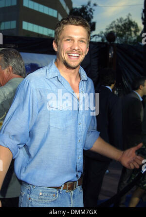 Agosto 8, 2002 - K25771NP ''BLUE CRUSH'' PREMIERE, gli Universal Studios di Hollywood, CA 08/08/02 . NINA PROMMER/ 2002.contrassegno Blucas(Immagine di credito: © Globo foto/ZUMAPRESS.com) Foto Stock