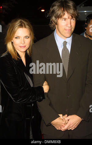 Dicembre 3, 2001 - Beverly Hills, IN CALIFORNIA, STATI UNITI D'AMERICA - Michelle Pfeiffer.IO SONO SAM - PREMIERE.BEVERLY HILLS, CA.Dicembre 03, 2001. NINA PROMMER/ 2001 K23527NP(Immagine di credito: © Globo foto/ZUMAPRESS.com) Foto Stock