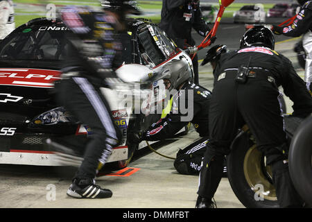 Oct 16, 2009 - Charlotte, North Carolina, Stati Uniti d'America - Tony Stewart #5 ai box al dollaro 300 Generale Nationwide Series caso girare al Lowes Motor Speedway (credito Immagine: © Jim Dedmon/ZUMA Press) Foto Stock