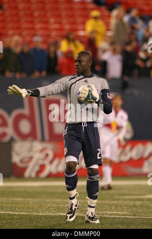 24 ottobre 2009: New York Red Bulls portiere Bouna Coundoul. Il New York Red Bulls sconfitto Toronto FC 5-0 al Giants Stadium, Rutherford, NJ.credito obbligatorio: Anthony Gruppuso/ Southcreek globale di credito (Immagine: © Southcreek globale/ZUMApress.com) Foto Stock