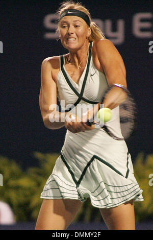 21 Agosto 2009: La partita andando ben oltre la mezzanotte della Russia Maria Sharapova sconfigge il polacco Agnieszka RADWANSKA in due set, durante i loro quarti di finale corrispondono a delle donne Rogers tennis Cup ha suonato presso il centro Rexall, York University di Toronto, ON. (Credito Immagine: © Southcreek globale/ZUMApress.com) Foto Stock