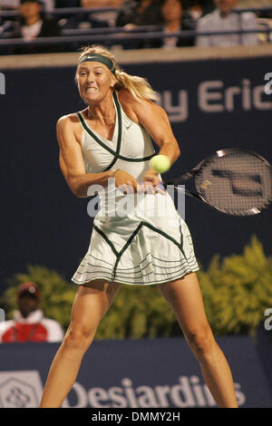 21 Agosto 2009: La partita andando ben oltre la mezzanotte della Russia Maria Sharapova sconfigge il polacco Agnieszka RADWANSKA in due set, durante i loro quarti di finale corrispondono a delle donne Rogers tennis Cup ha suonato presso il centro Rexall, York University di Toronto, ON. (Credito Immagine: © Southcreek globale/ZUMApress.com) Foto Stock