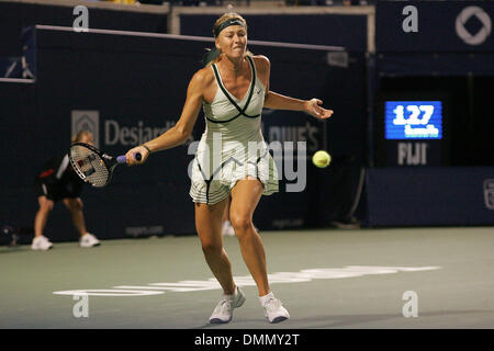 21 Agosto 2009: La partita andando ben oltre la mezzanotte della Russia Maria Sharapova sconfigge il polacco Agnieszka RADWANSKA in due set, durante i loro quarti di finale corrispondono a delle donne Rogers tennis Cup ha suonato presso il centro Rexall, York University di Toronto, ON. (Credito Immagine: © Southcreek globale/ZUMApress.com) Foto Stock